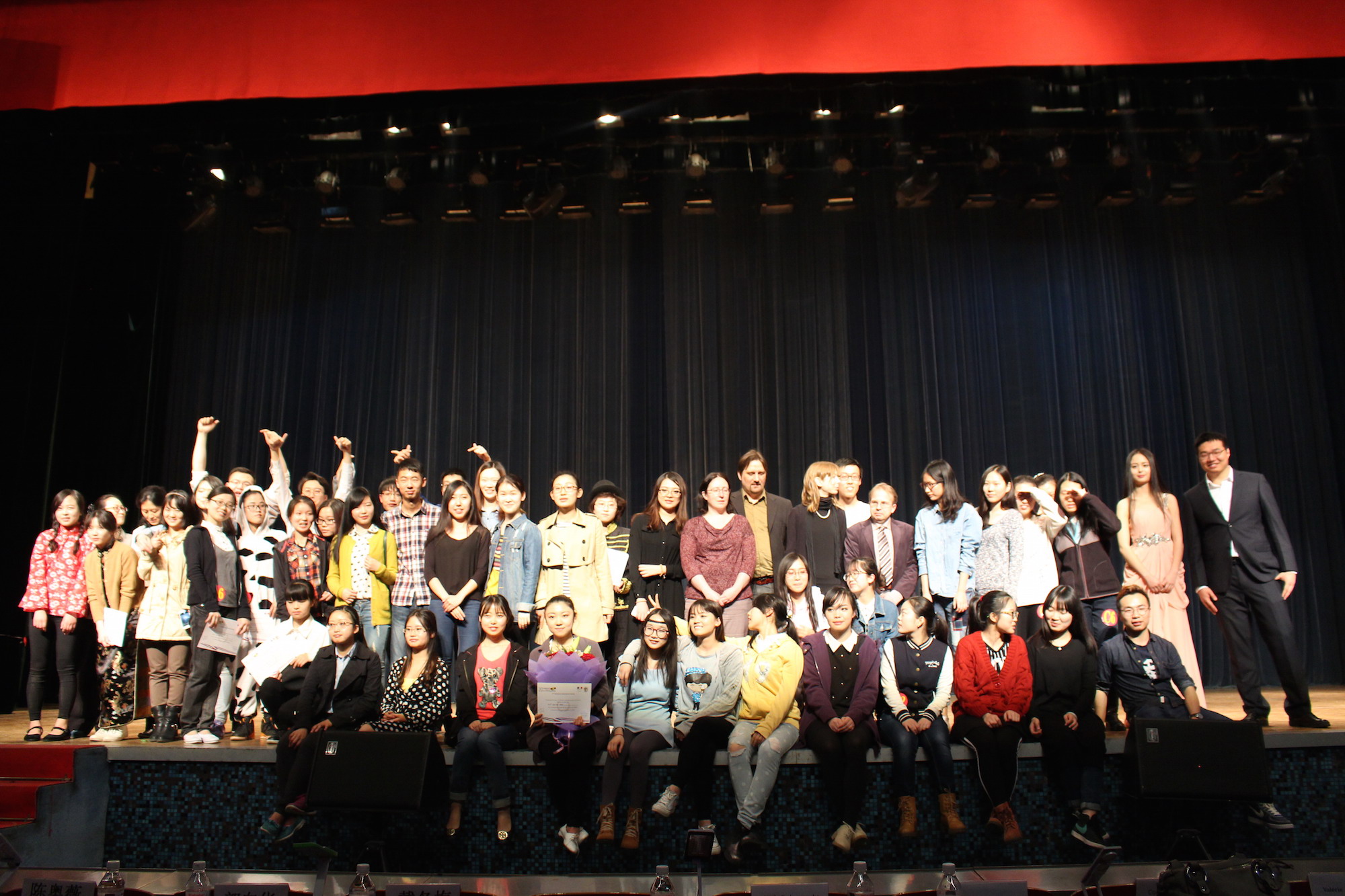 20150418戏剧节合照 足球比分